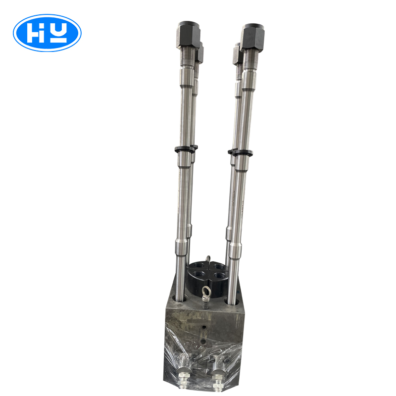 Hydraulic breaker full body bolt